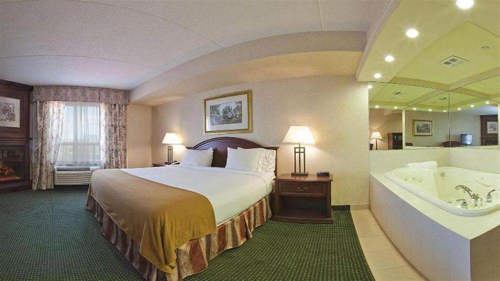 Holiday Inn Express Hotel & Suites Milton By Ihg מראה חיצוני תמונה