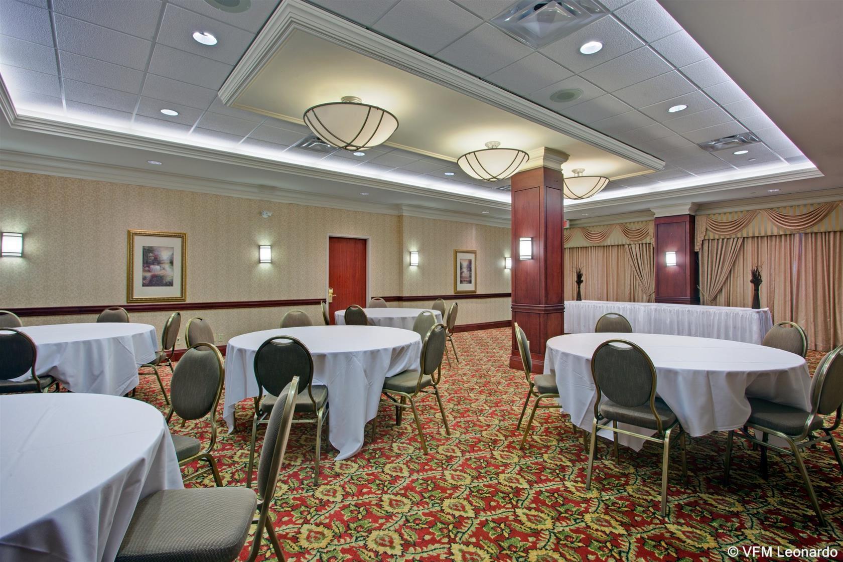 Holiday Inn Express Hotel & Suites Milton By Ihg מראה חיצוני תמונה