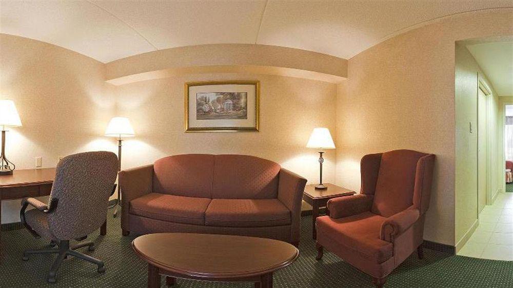 Holiday Inn Express Hotel & Suites Milton By Ihg מראה חיצוני תמונה
